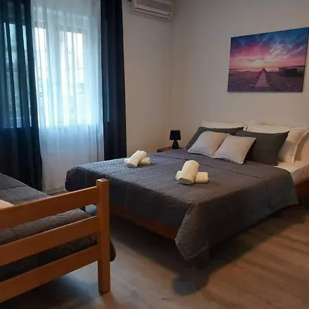 Apartment Dora-100m From Sea